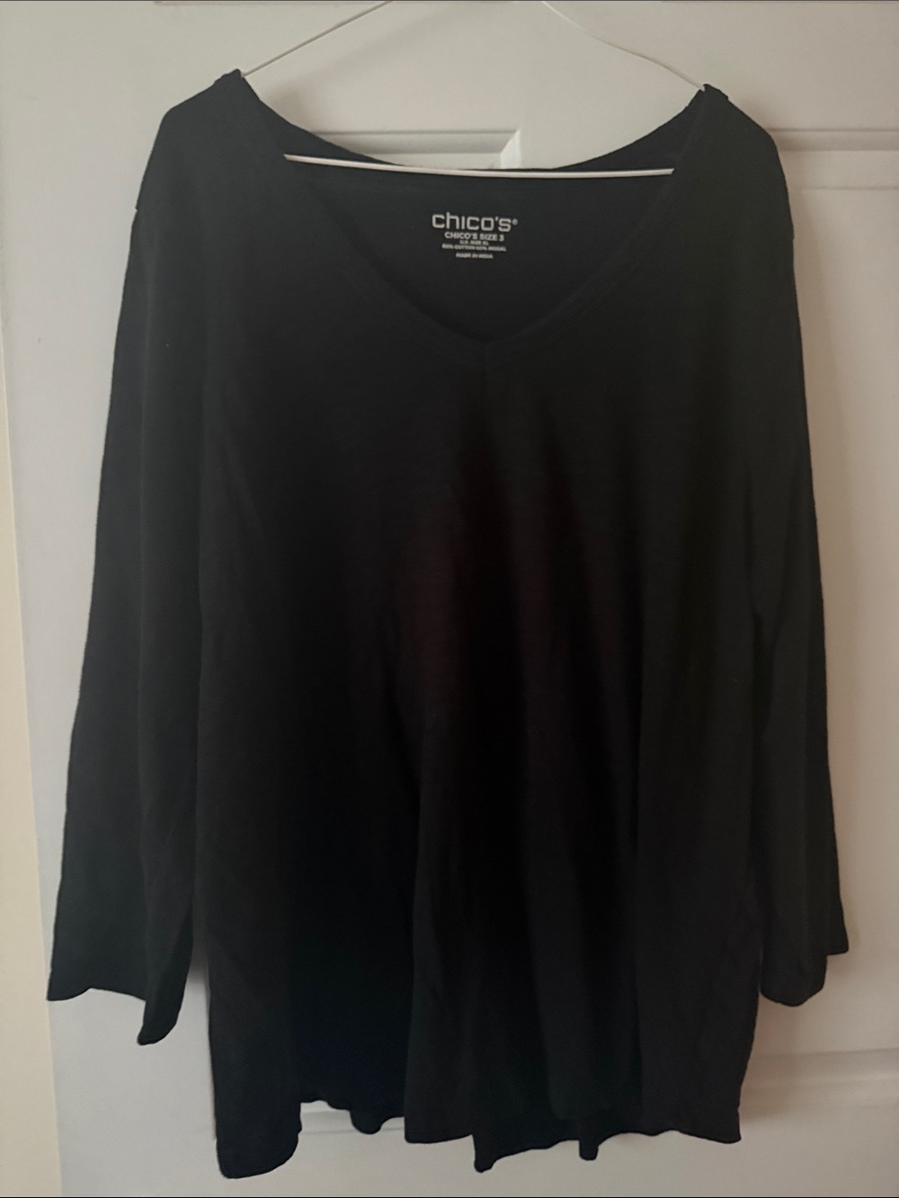 Chico's Black V-Neck Long Sleeve Tee
